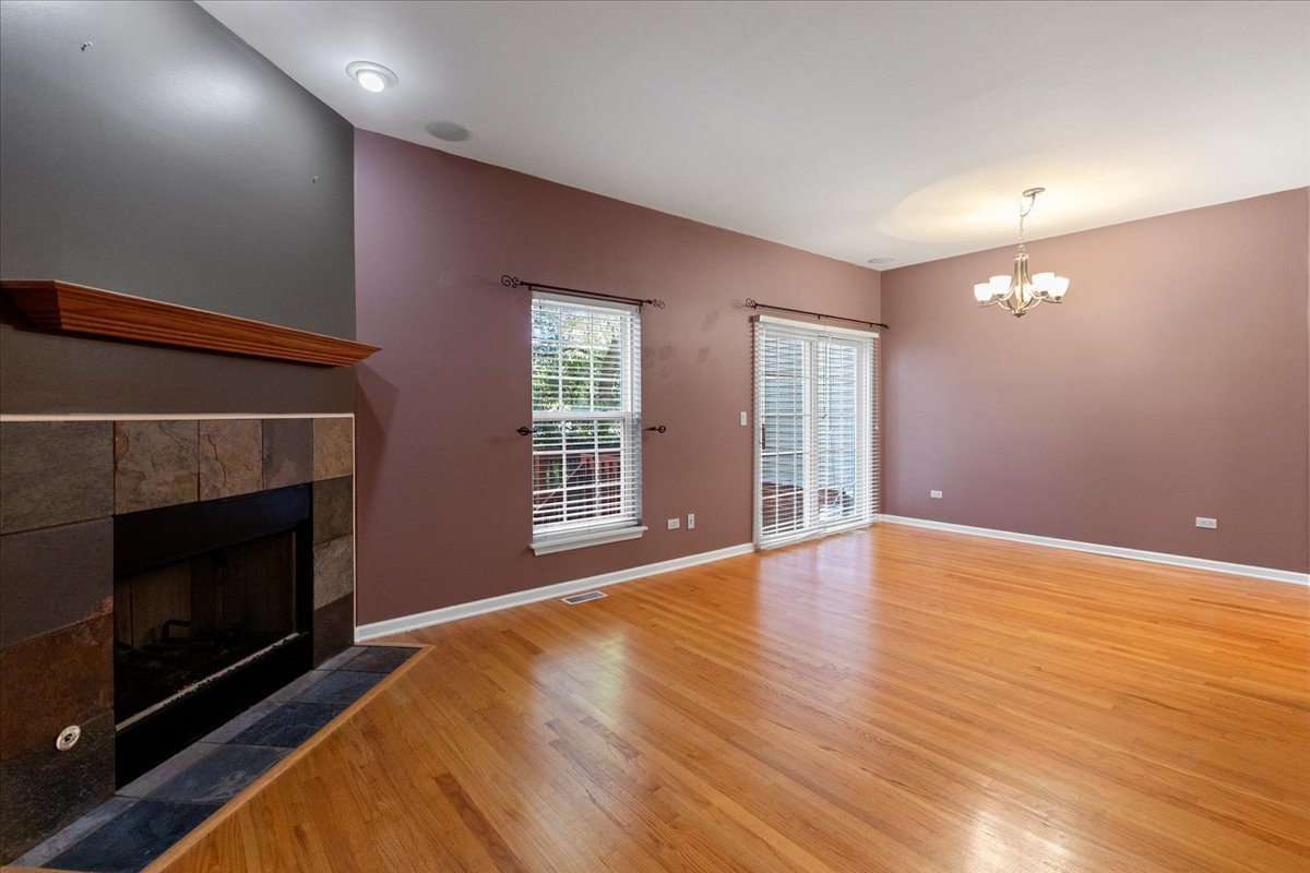 3817 N Milwaukee Avenue #D, Chicago, IL 60641