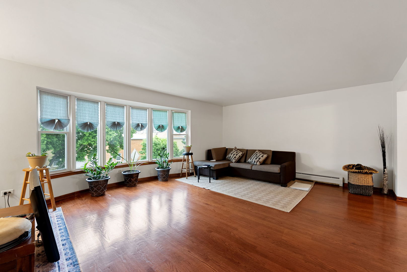 8729 W Summerdale Avenue, Chicago, IL 60656