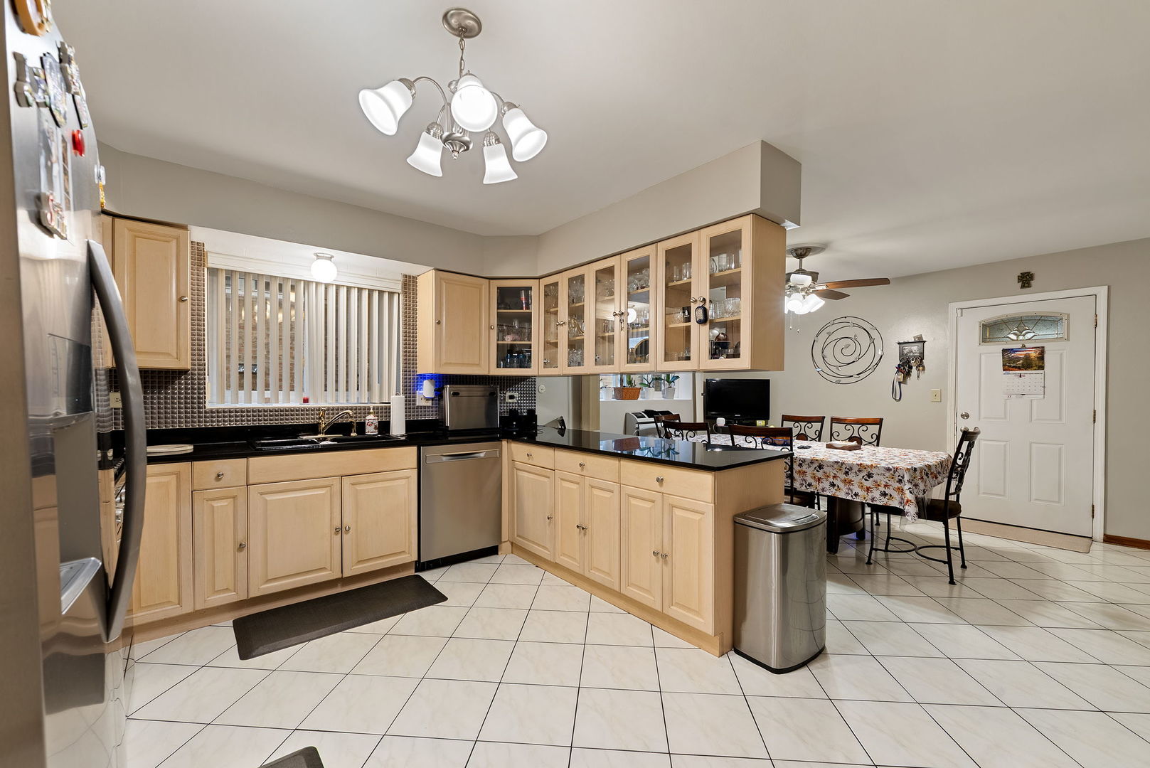 8729 W Summerdale Avenue, Chicago, IL 60656