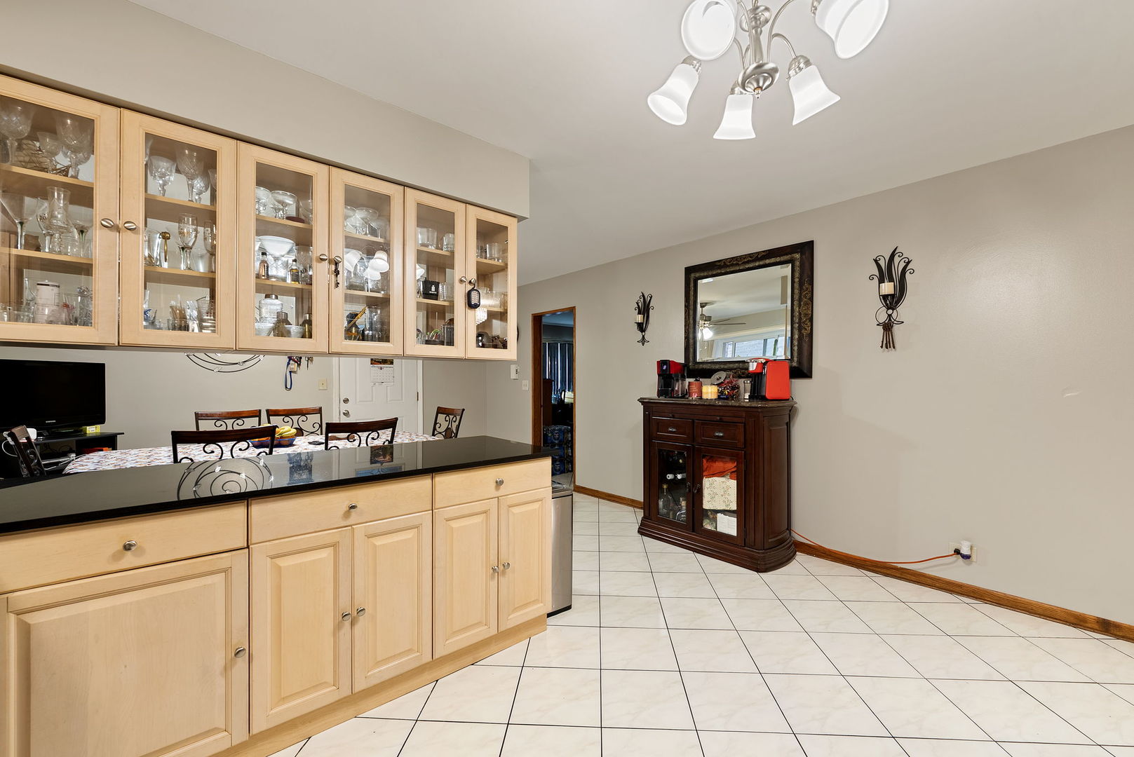 8729 W Summerdale Avenue, Chicago, IL 60656