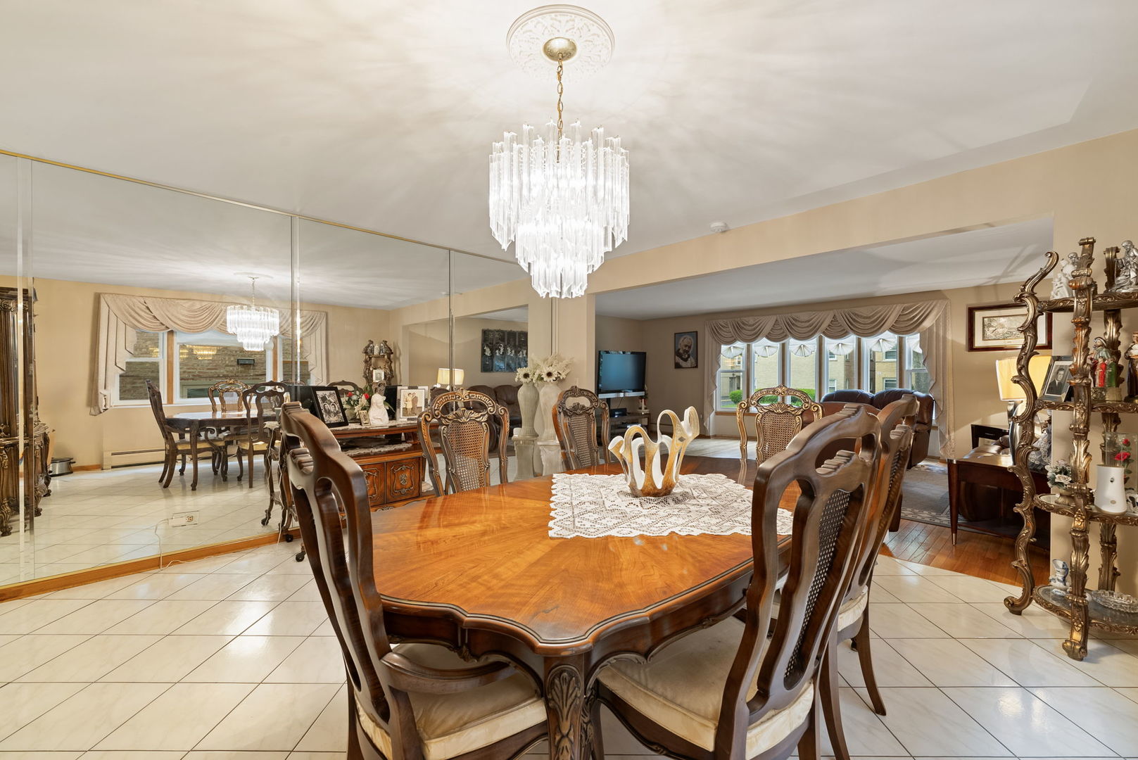 8729 W Summerdale Avenue, Chicago, IL 60656