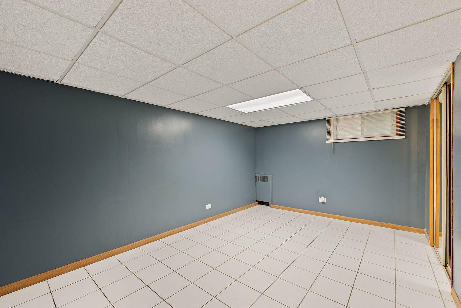 8729 W Summerdale Avenue, Chicago, IL 60656