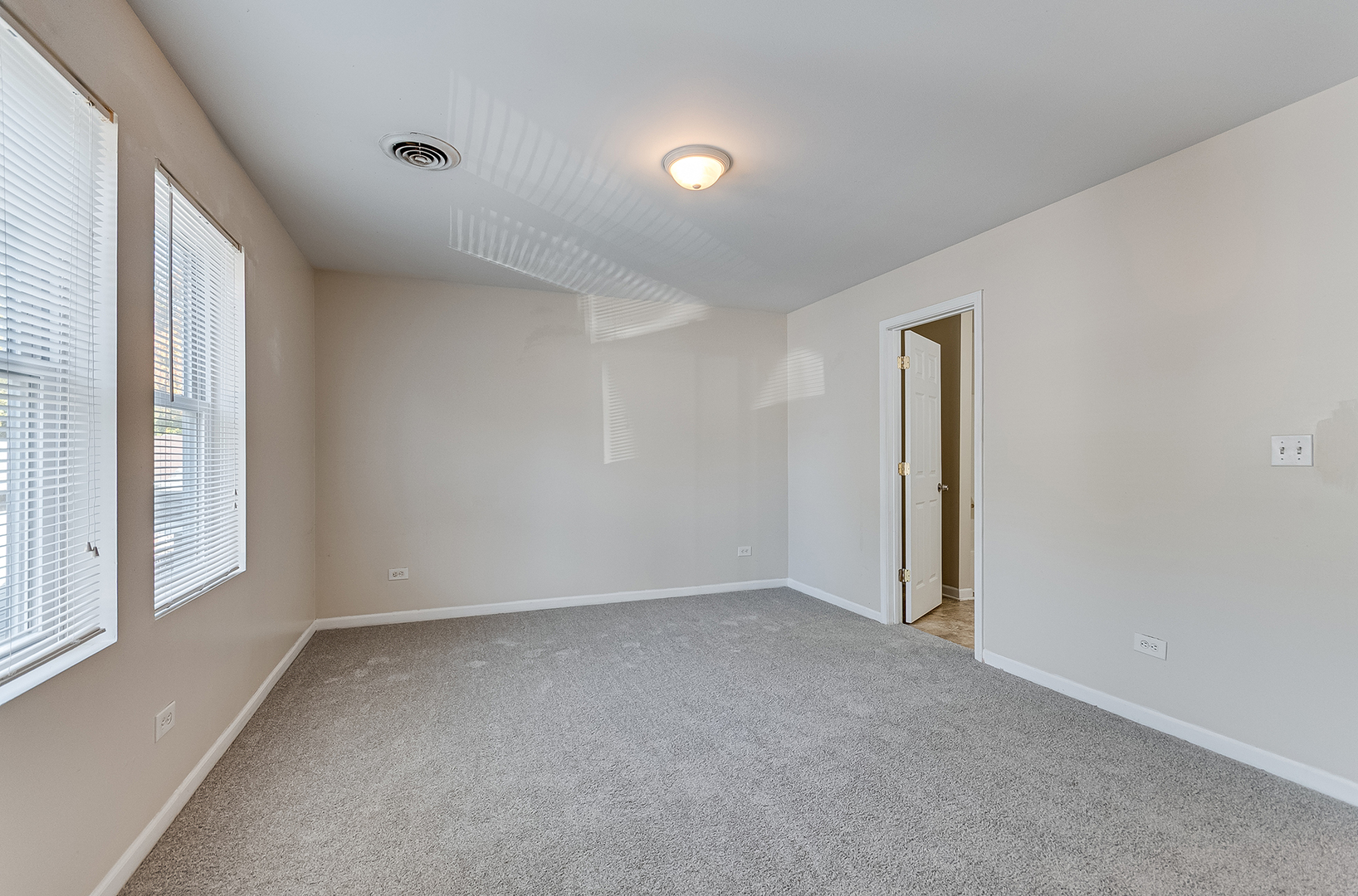 310 W Oak Street, Coal City, IL 60416