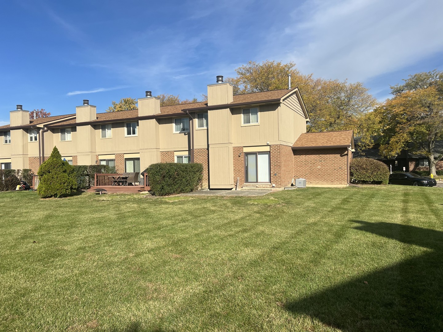 1038 Liskeard Court, Wheaton, IL 60189