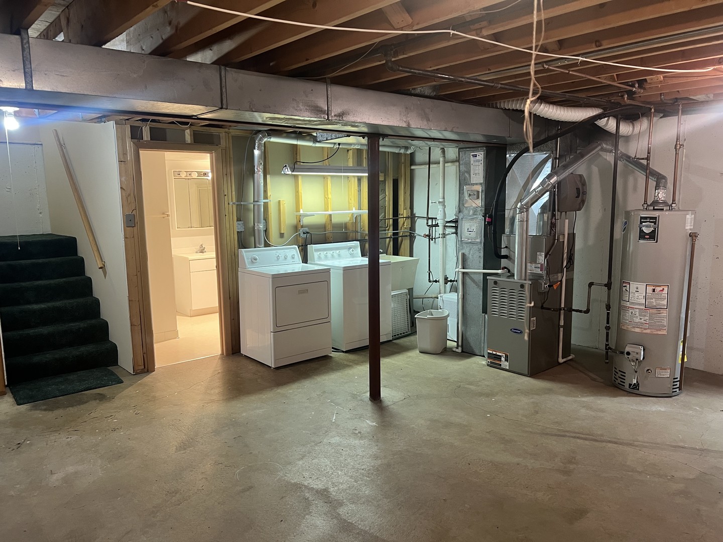 1038 Liskeard Court, Wheaton, IL 60189