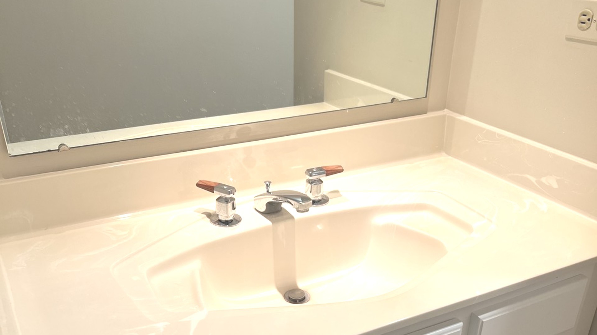 1038 Liskeard Court, Wheaton, IL 60189