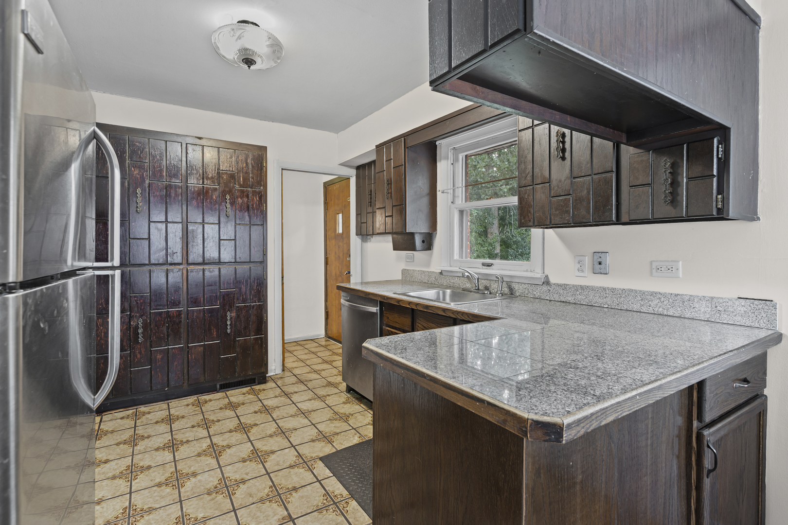 5519 Fairview Avenue, Downers Grove, IL 60516