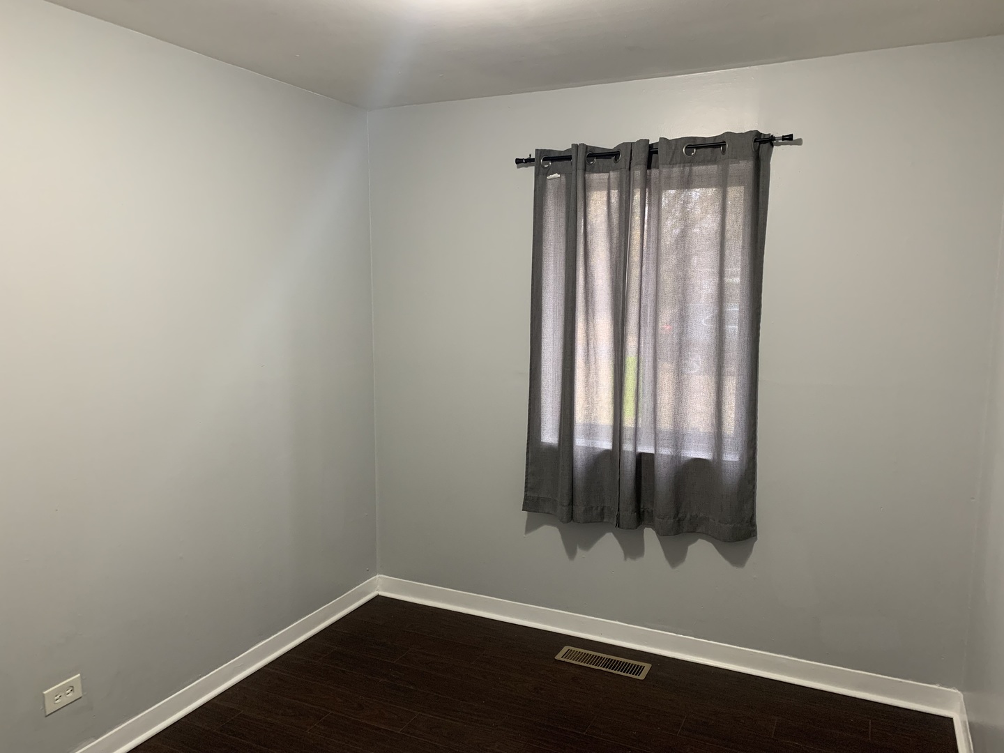 17335 Community Street, Lansing, IL 60438