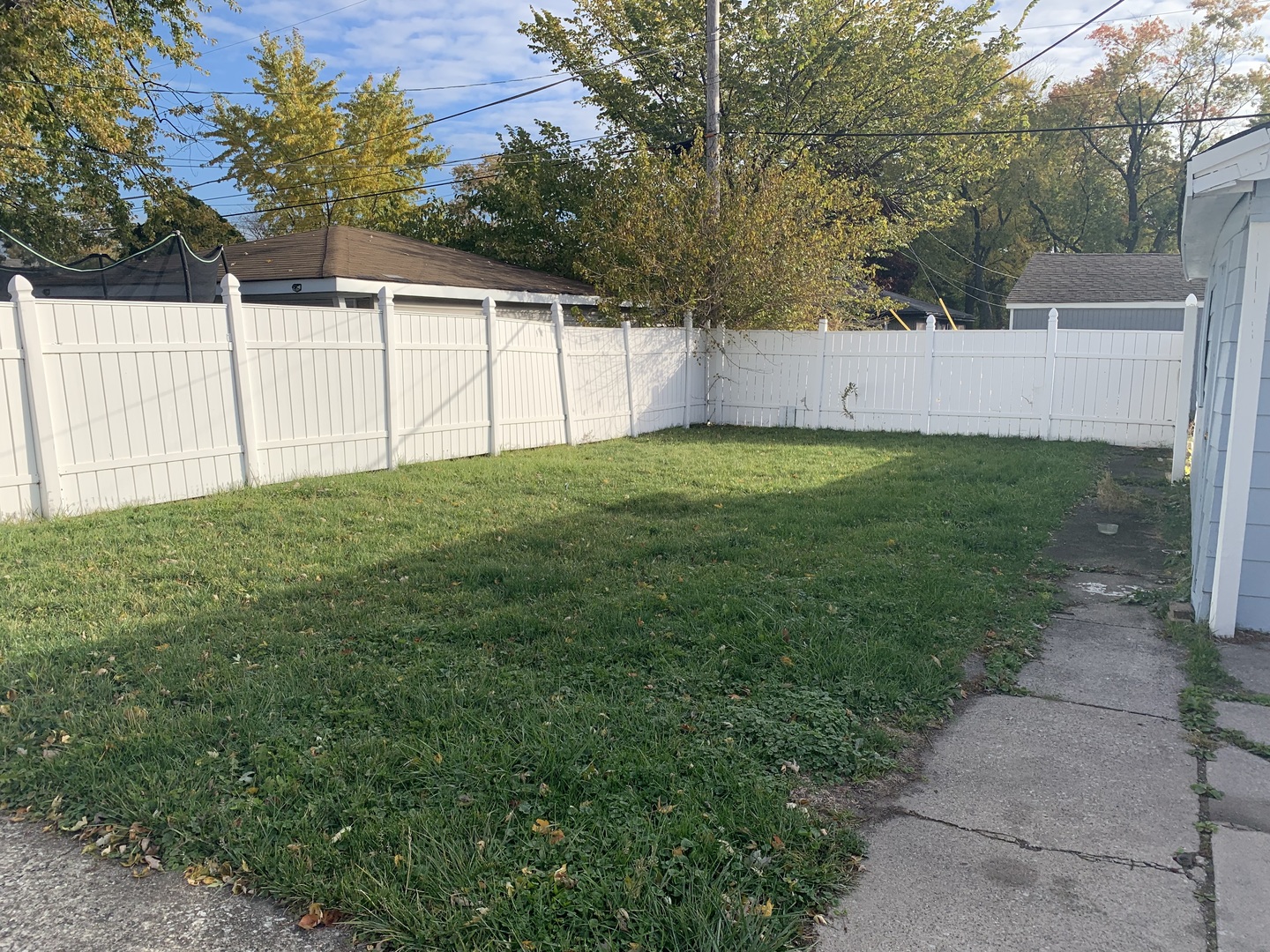 17335 Community Street, Lansing, IL 60438