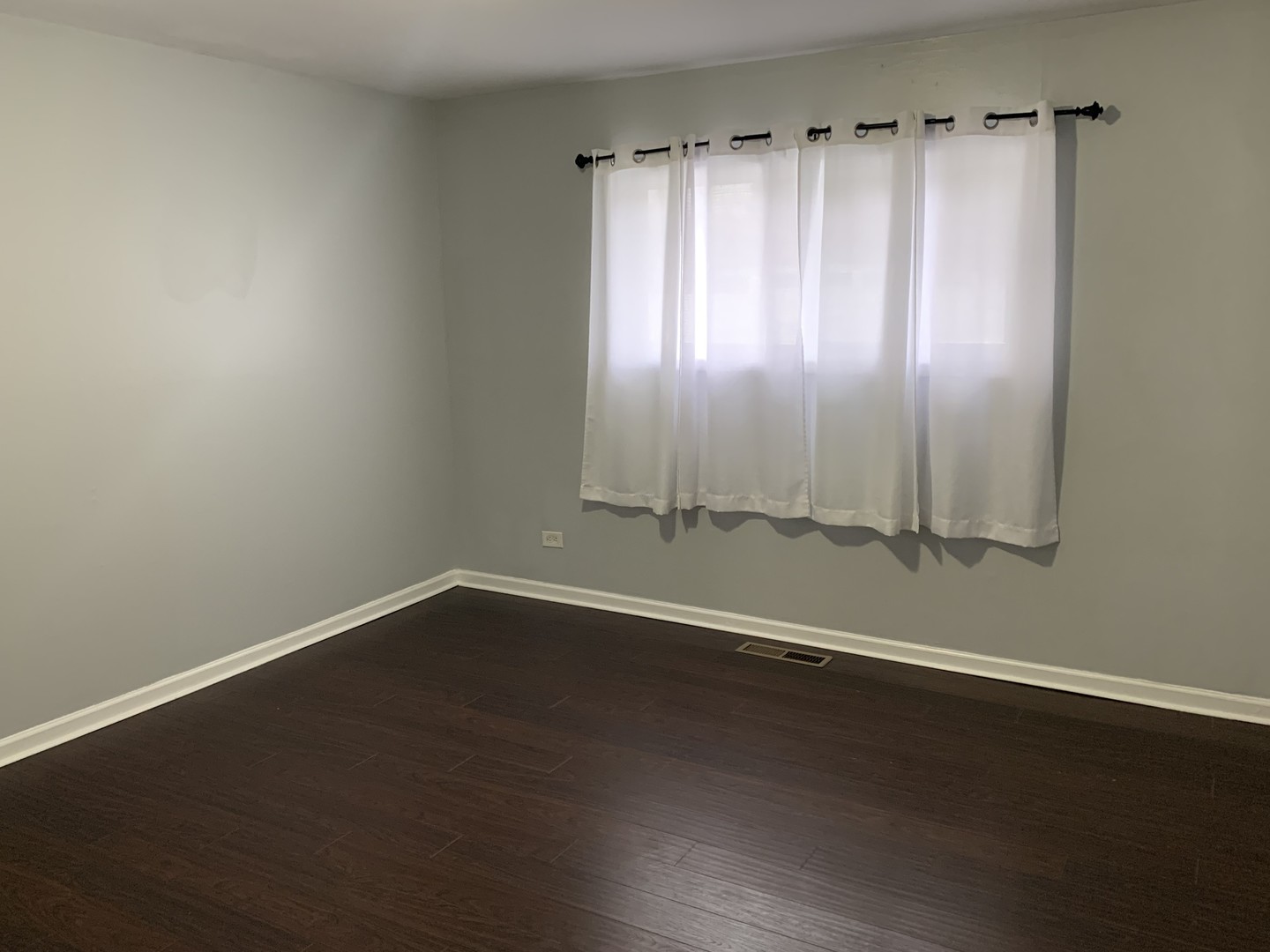 17335 Community Street, Lansing, IL 60438