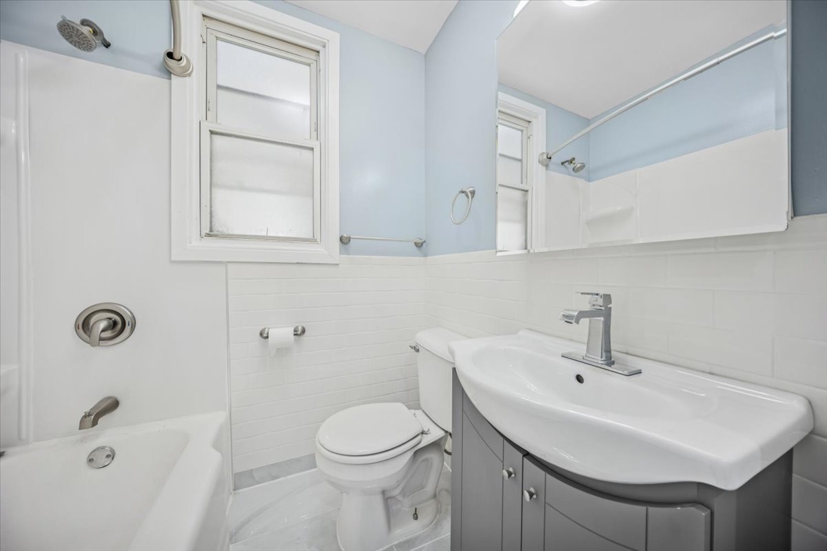 5049 W 29th Place #1st, Cicero, IL 60804