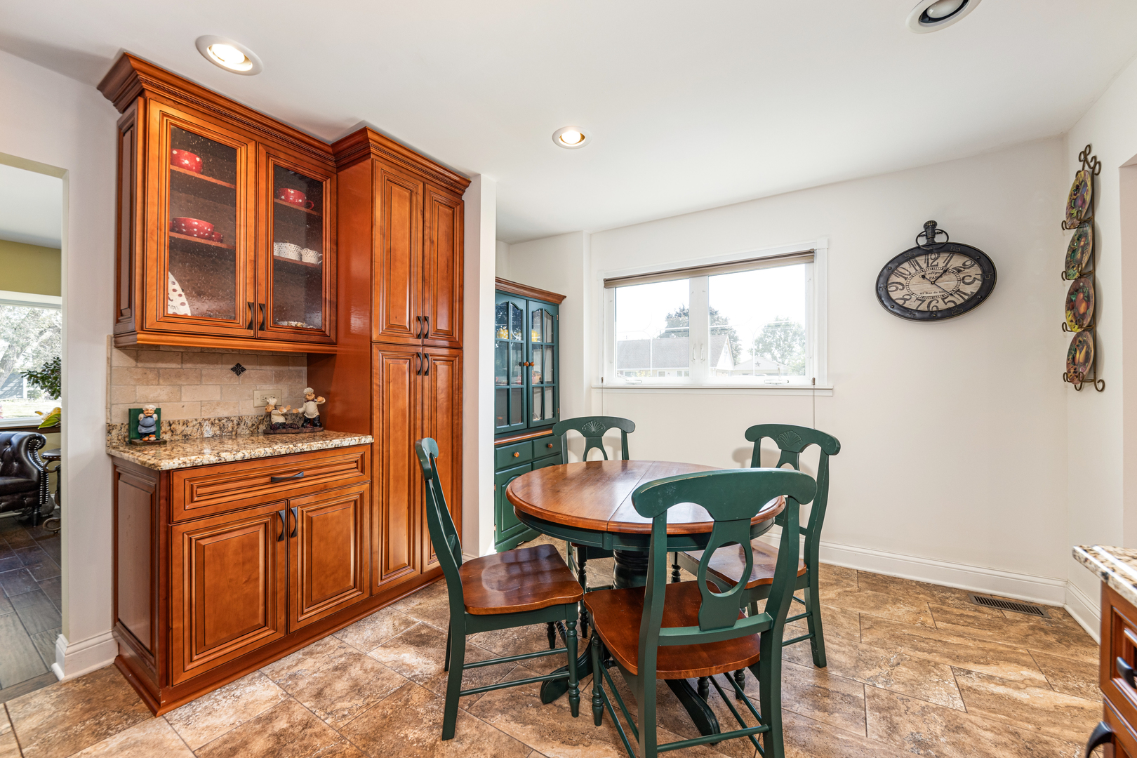 9236 Pembroke Lane, Bridgeview, IL 60455