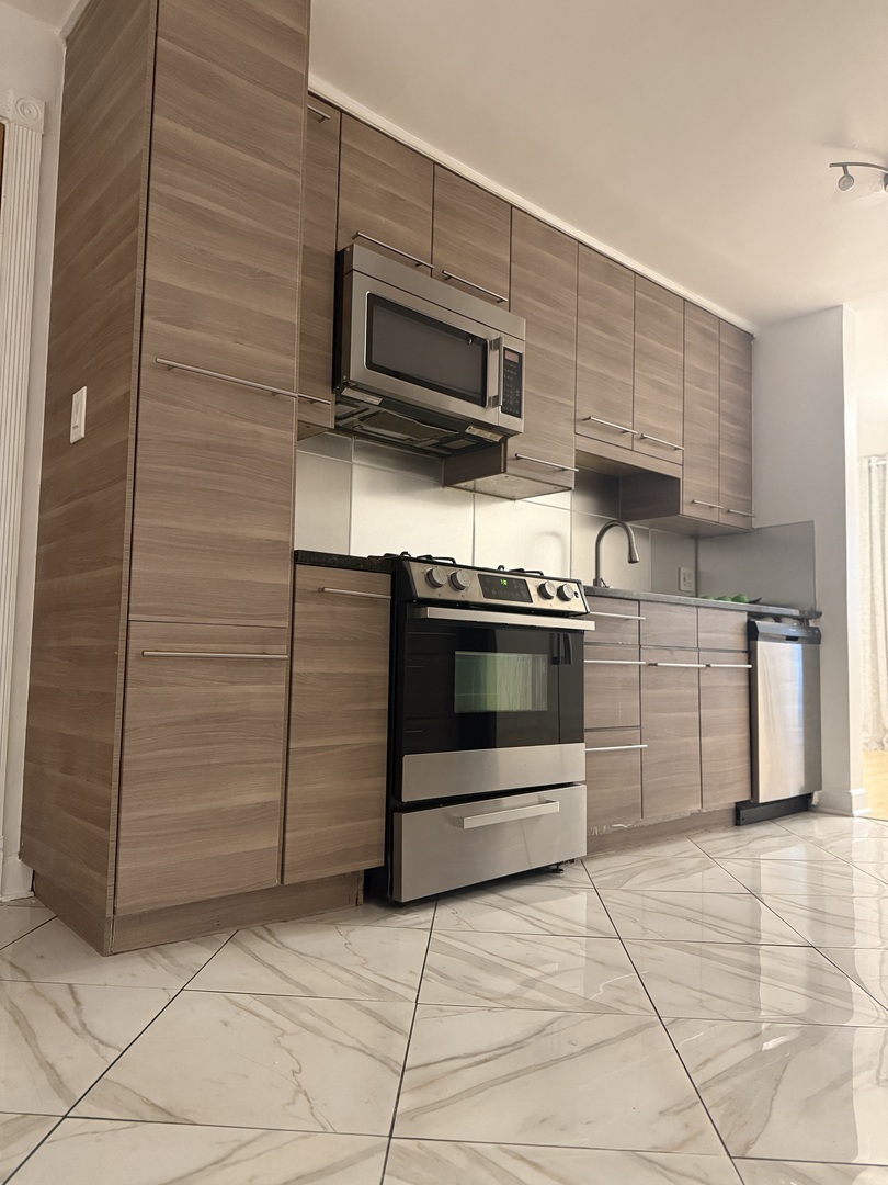 760 Dempster Street #110, Mount Prospect, IL 60056