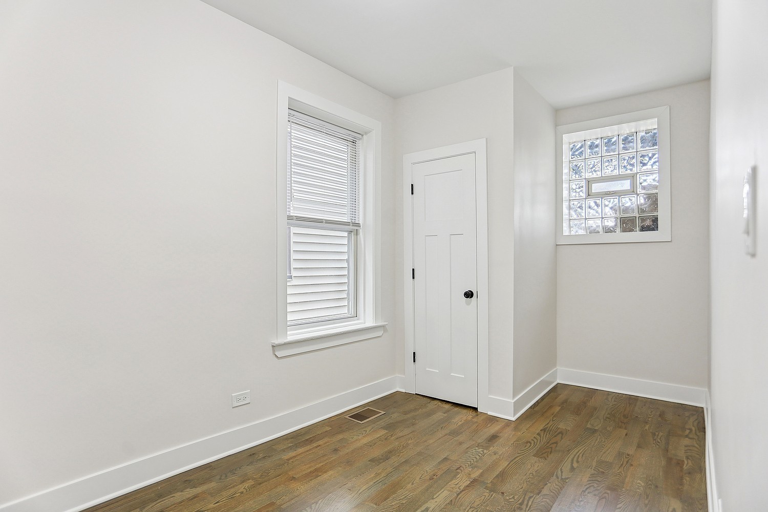 4832 W Harrison Street, Chicago, IL 60644