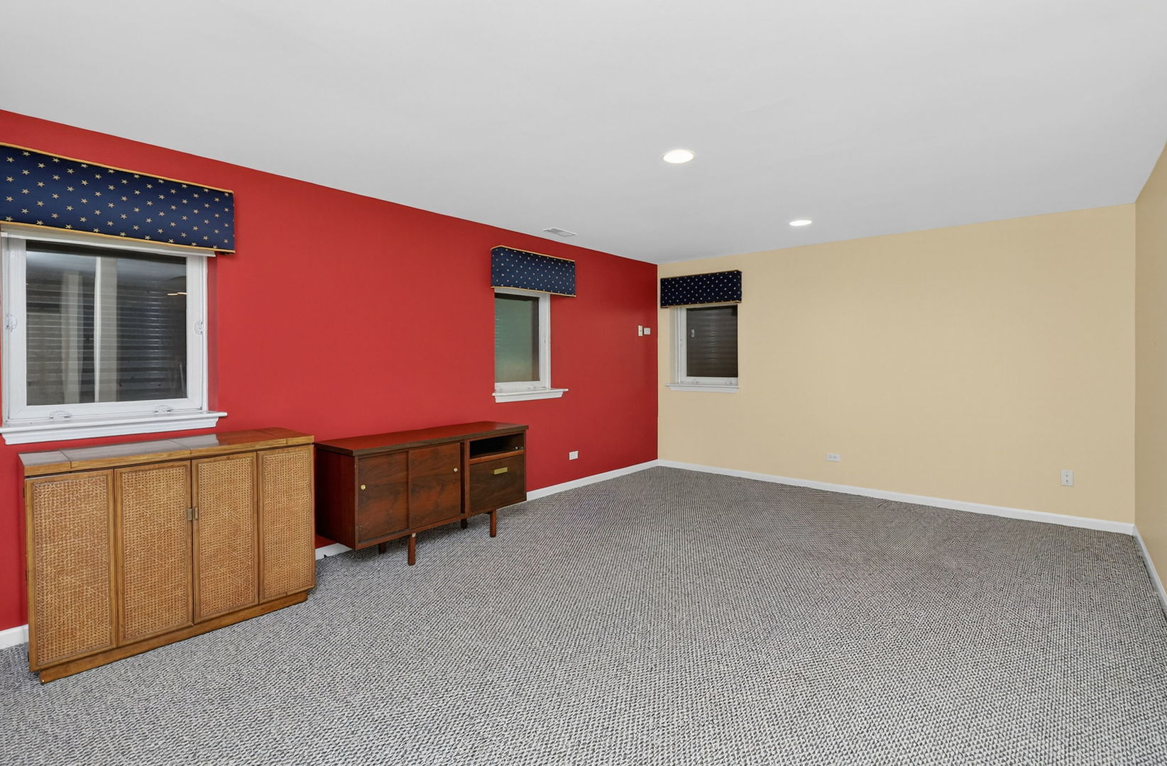 1628 Luther Avenue, Oakbrook Terrace, IL 60181