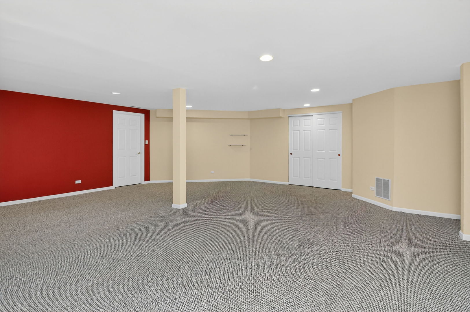 1628 Luther Avenue, Oakbrook Terrace, IL 60181