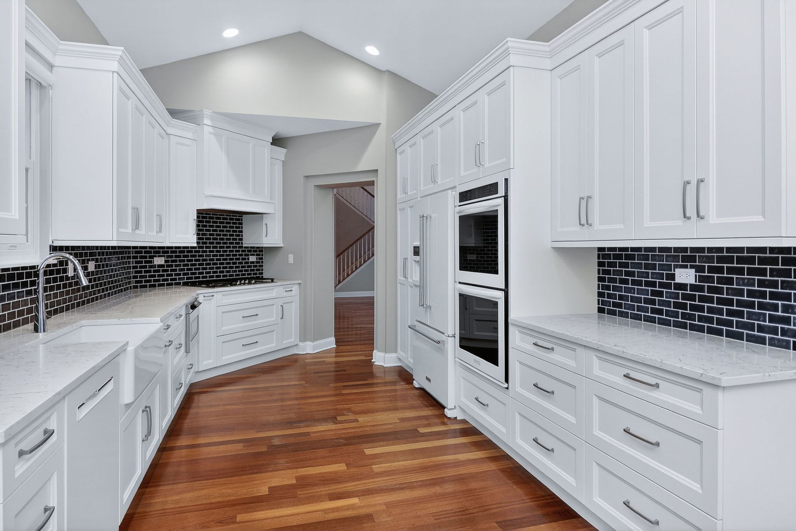 1628 Luther Avenue, Oakbrook Terrace, IL 60181