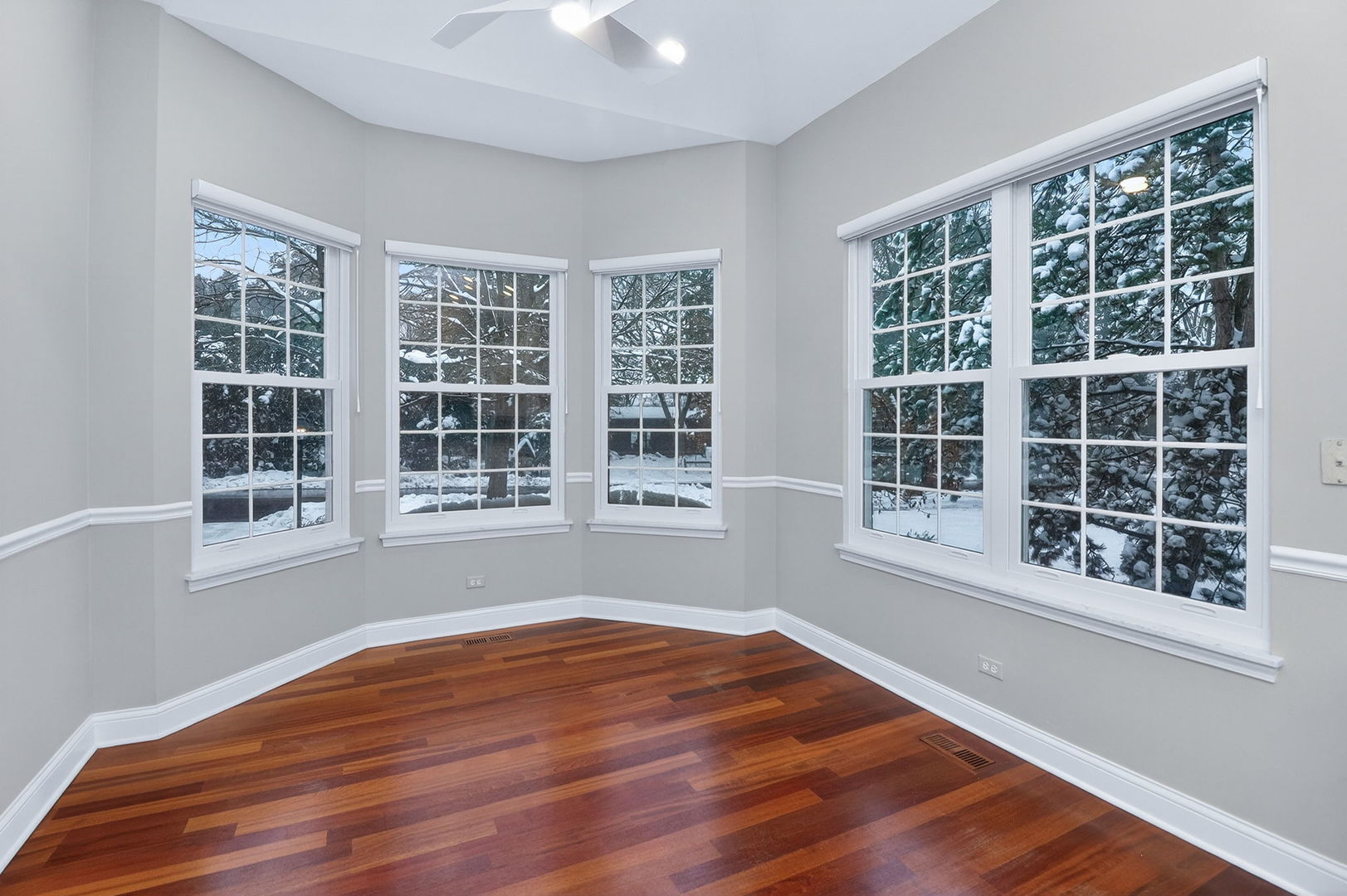 1628 Luther Avenue, Oakbrook Terrace, IL 60181