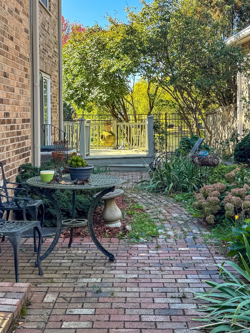 1628 Luther Avenue, Oakbrook Terrace, IL 60181