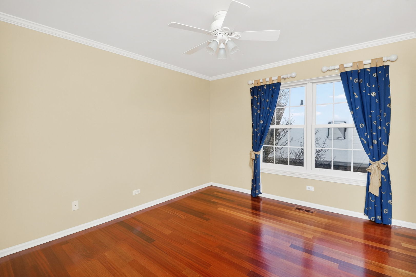 1628 Luther Avenue, Oakbrook Terrace, IL 60181