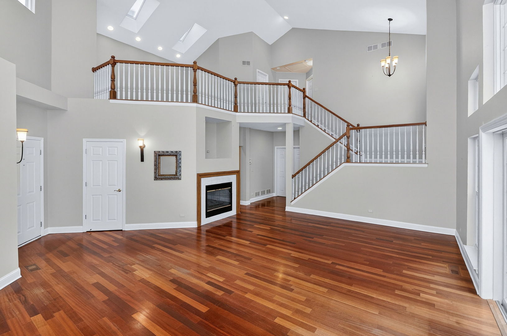 1628 Luther Avenue, Oakbrook Terrace, IL 60181