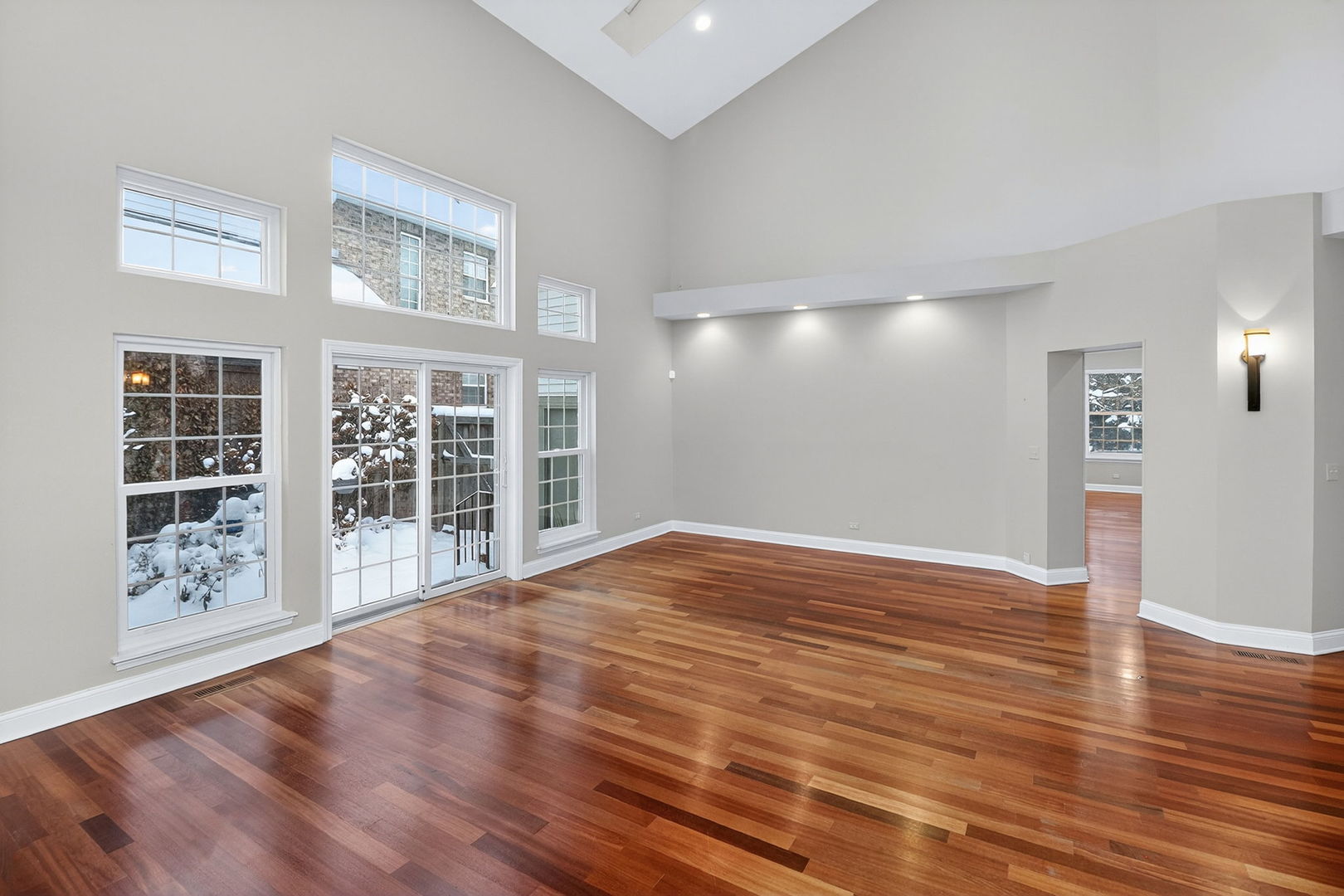 1628 Luther Avenue, Oakbrook Terrace, IL 60181