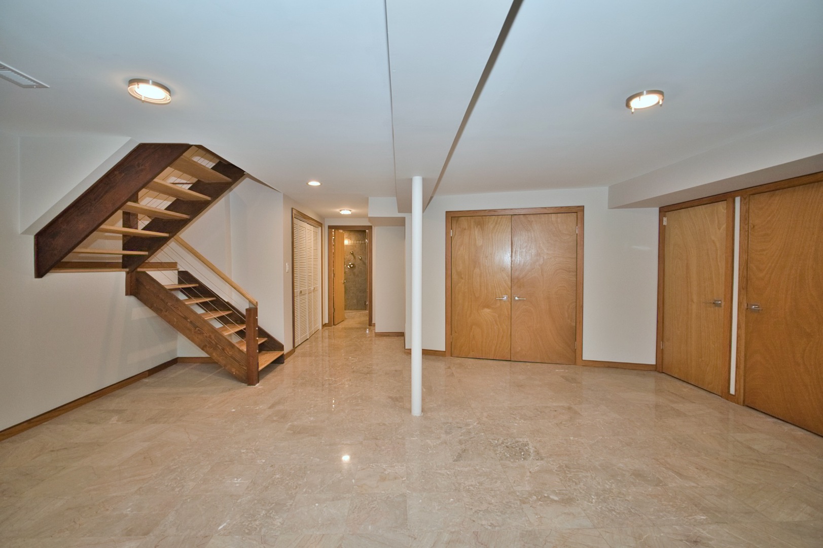 186 W Scranton Avenue, Lake Bluff, IL 60044