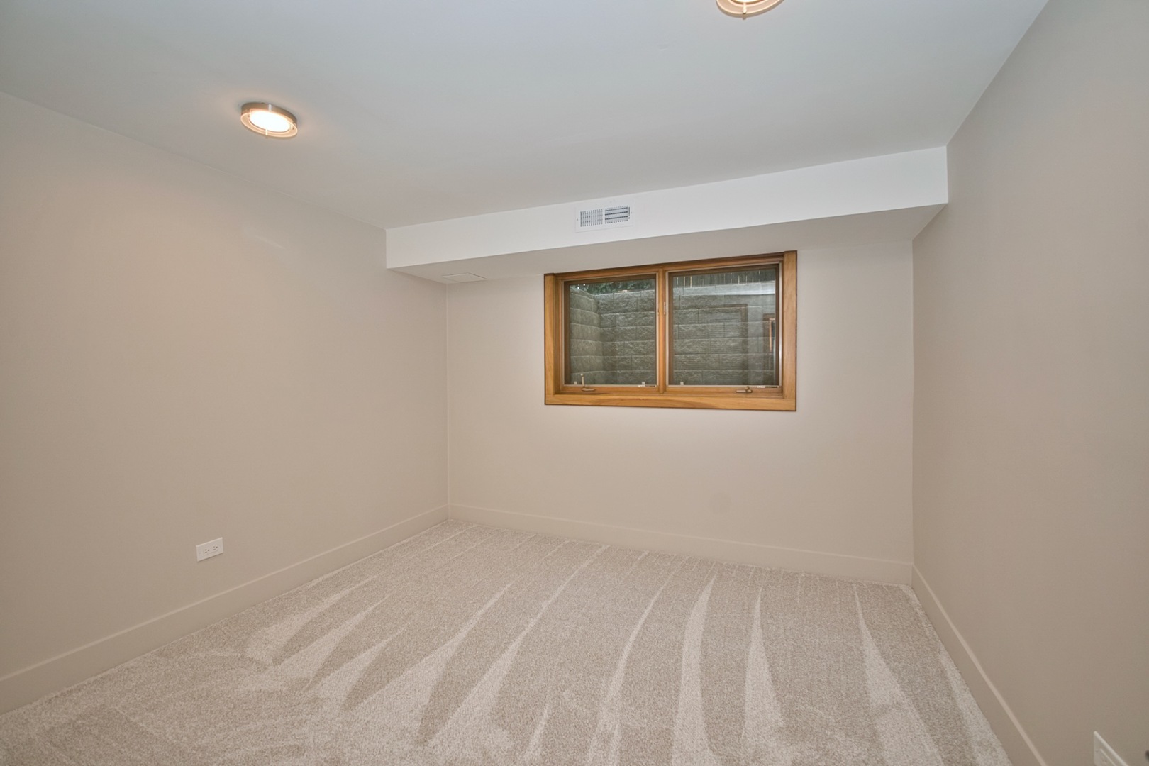 186 W Scranton Avenue, Lake Bluff, IL 60044