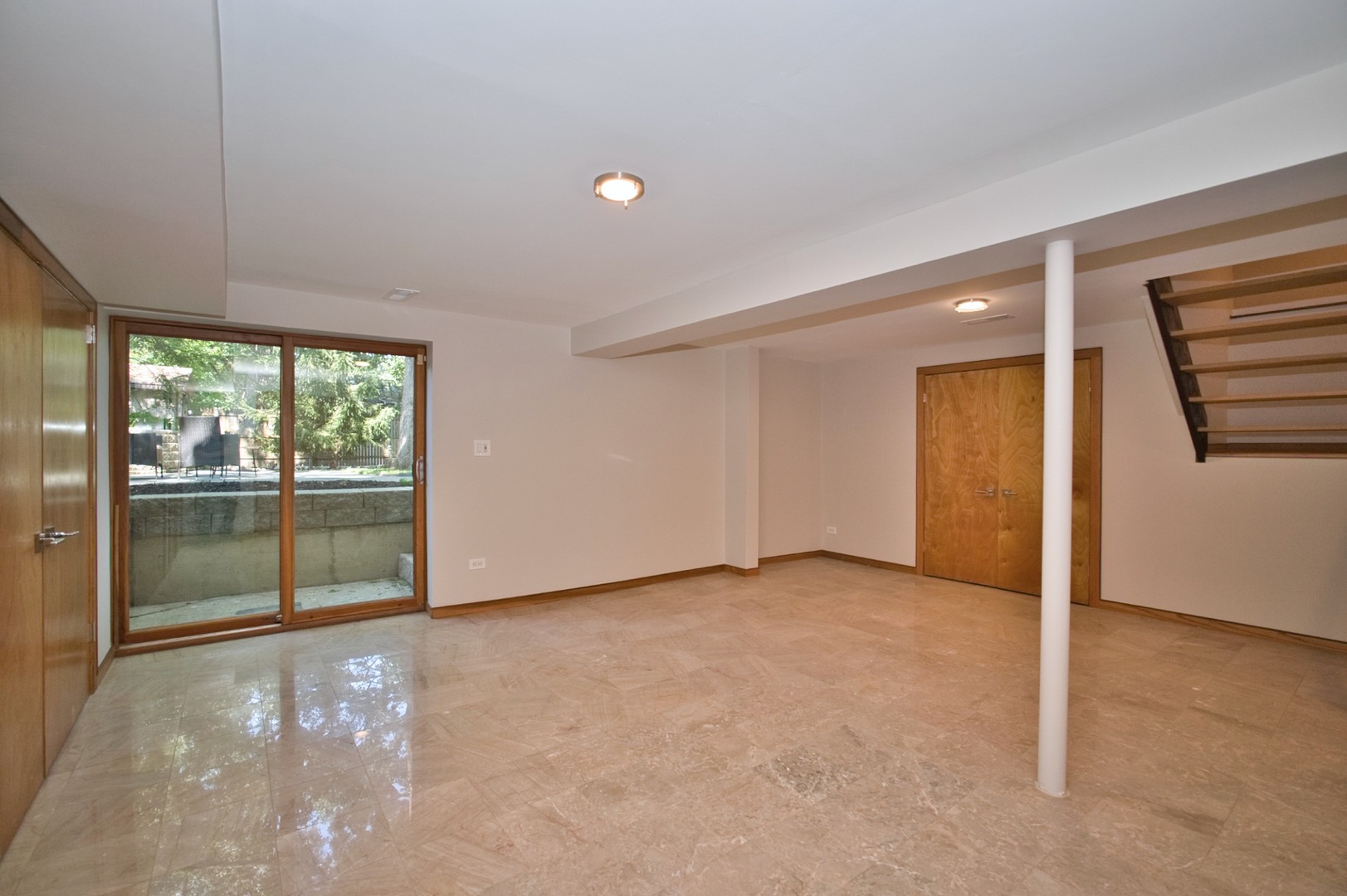 186 W Scranton Avenue, Lake Bluff, IL 60044