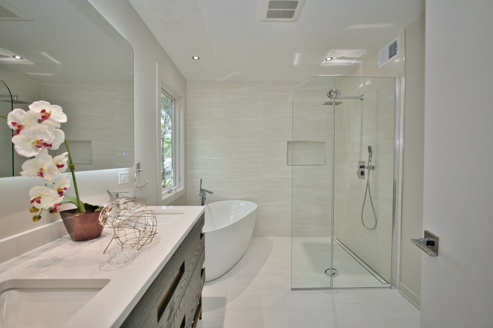 186 W Scranton Avenue, Lake Bluff, IL 60044