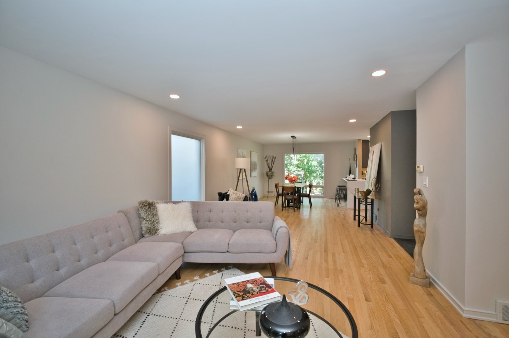 186 W Scranton Avenue, Lake Bluff, IL 60044