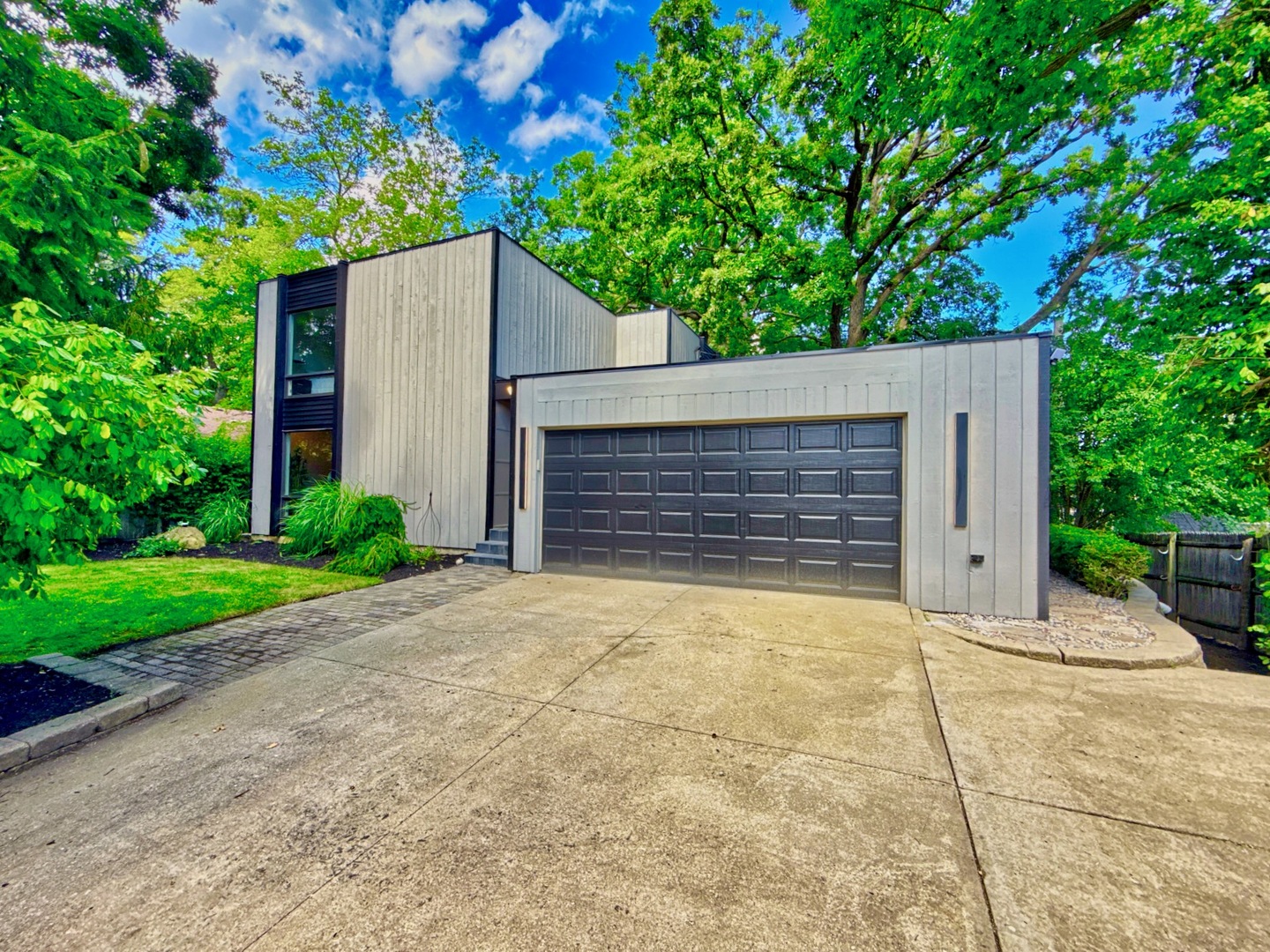 186 W Scranton Avenue, Lake Bluff, IL 60044