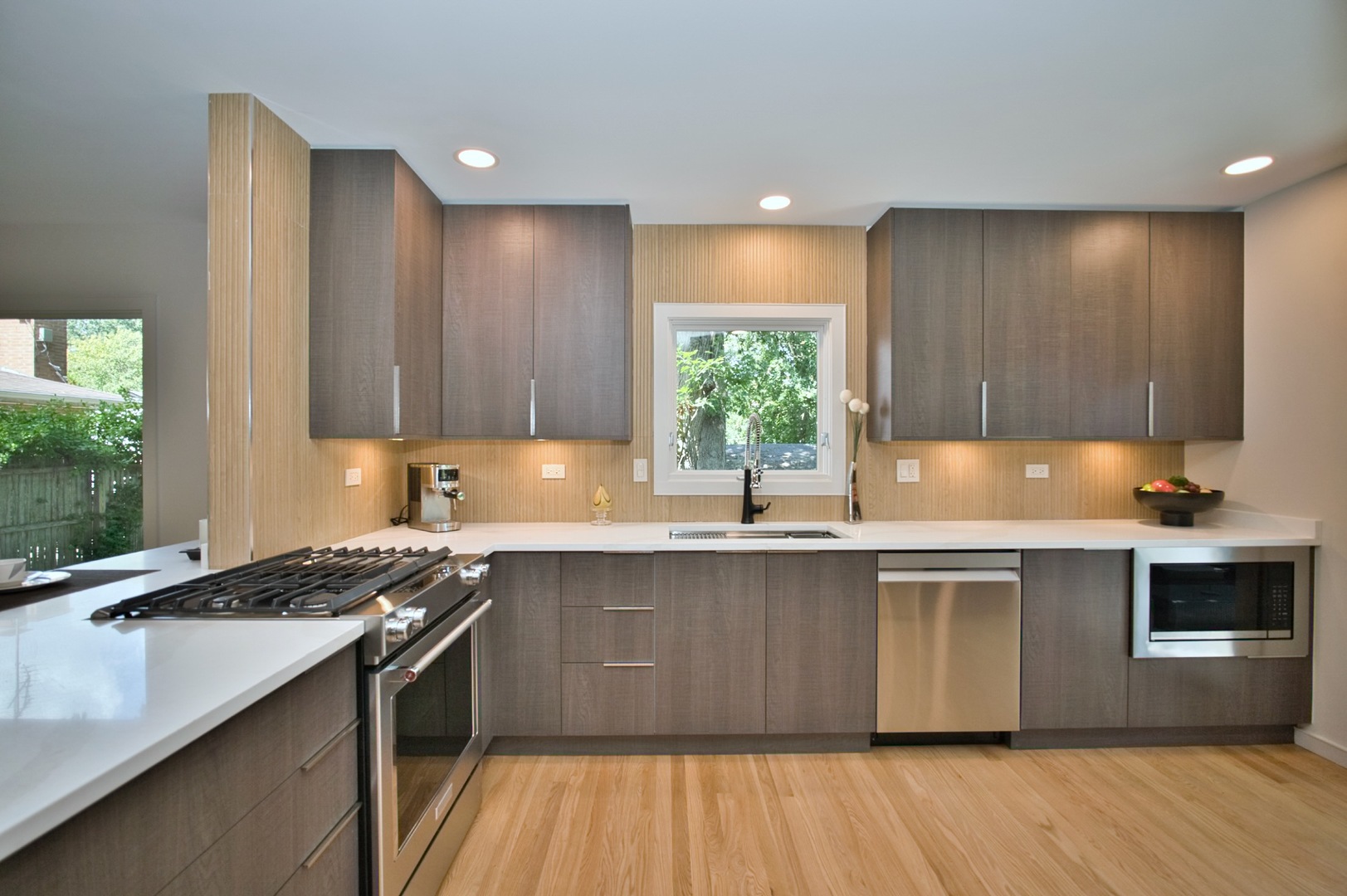 186 W Scranton Avenue, Lake Bluff, IL 60044