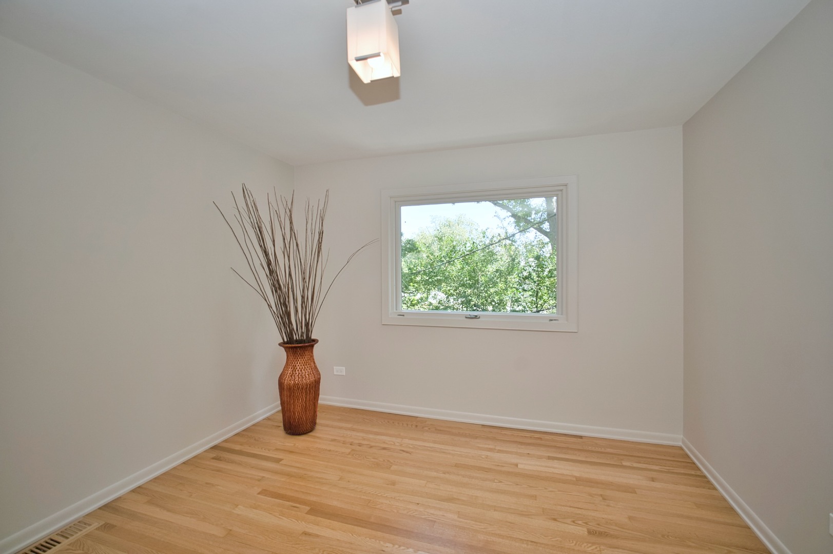 186 W Scranton Avenue, Lake Bluff, IL 60044