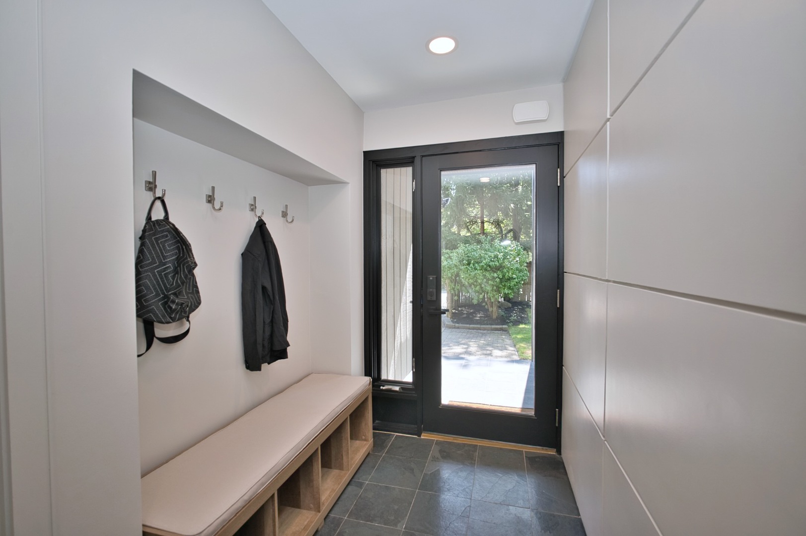 186 W Scranton Avenue, Lake Bluff, IL 60044