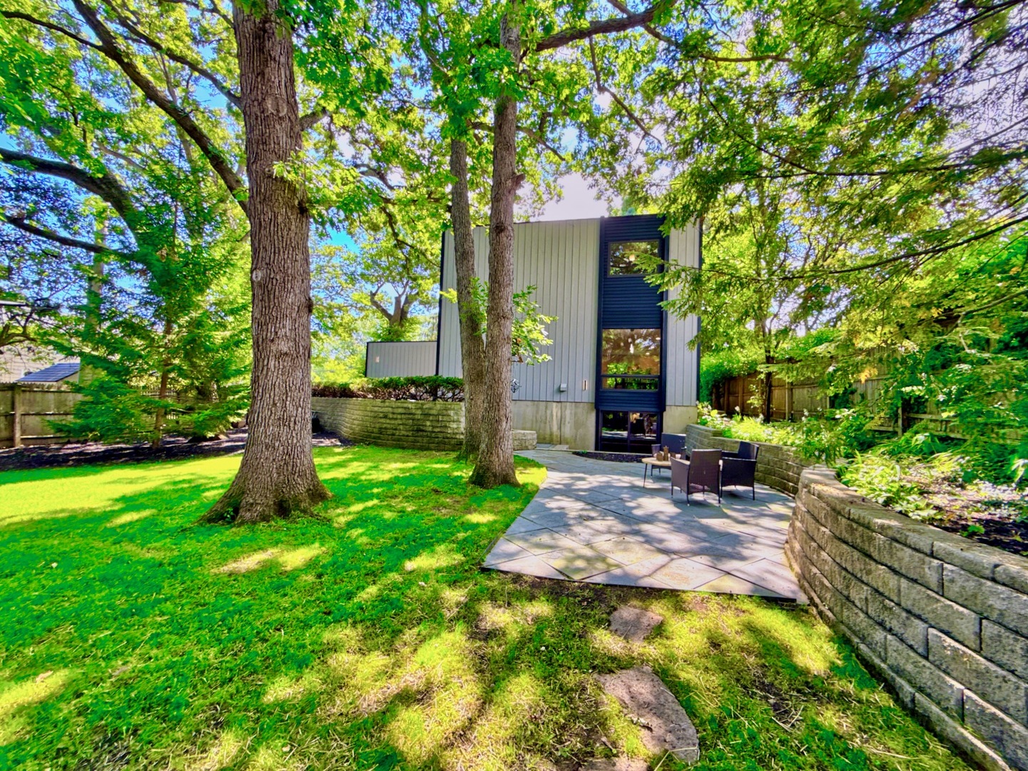 186 W Scranton Avenue, Lake Bluff, IL 60044