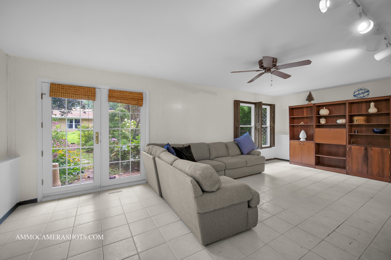 141 N Lancaster Drive, Bolingbrook, IL 60440