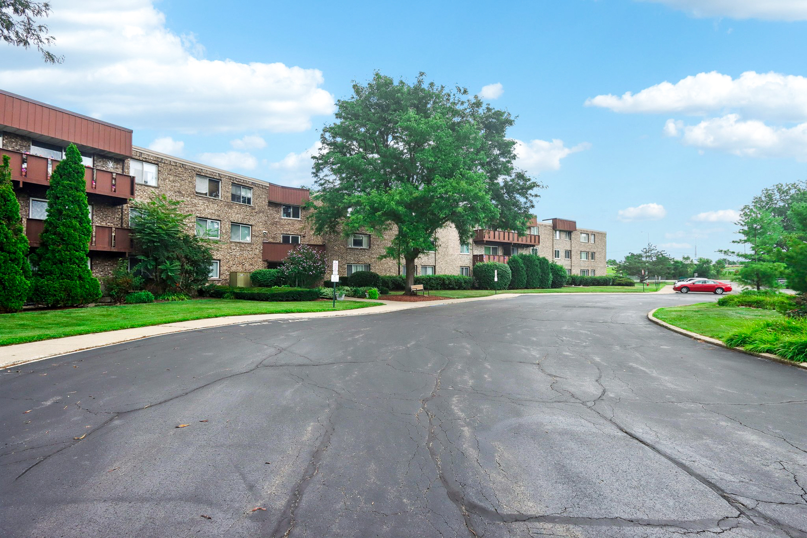 2650 Brookwood Way Drive #201B, Rolling Meadows, IL 60008