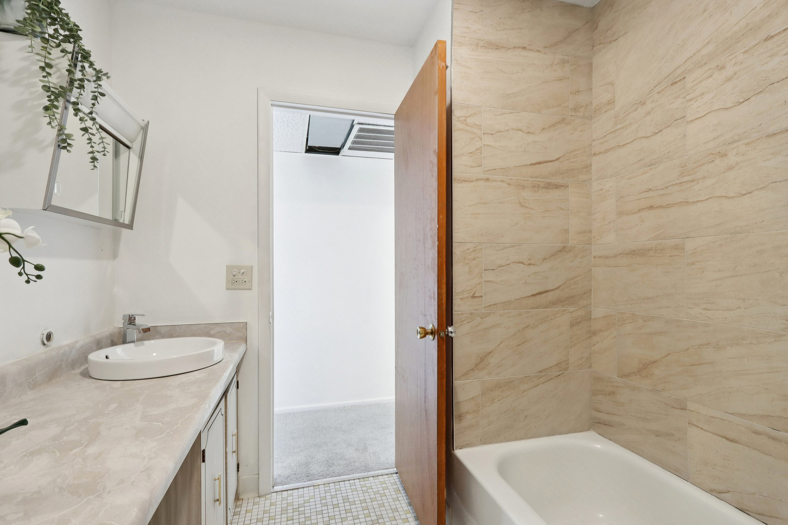 2650 Brookwood Way Drive #201B, Rolling Meadows, IL 60008