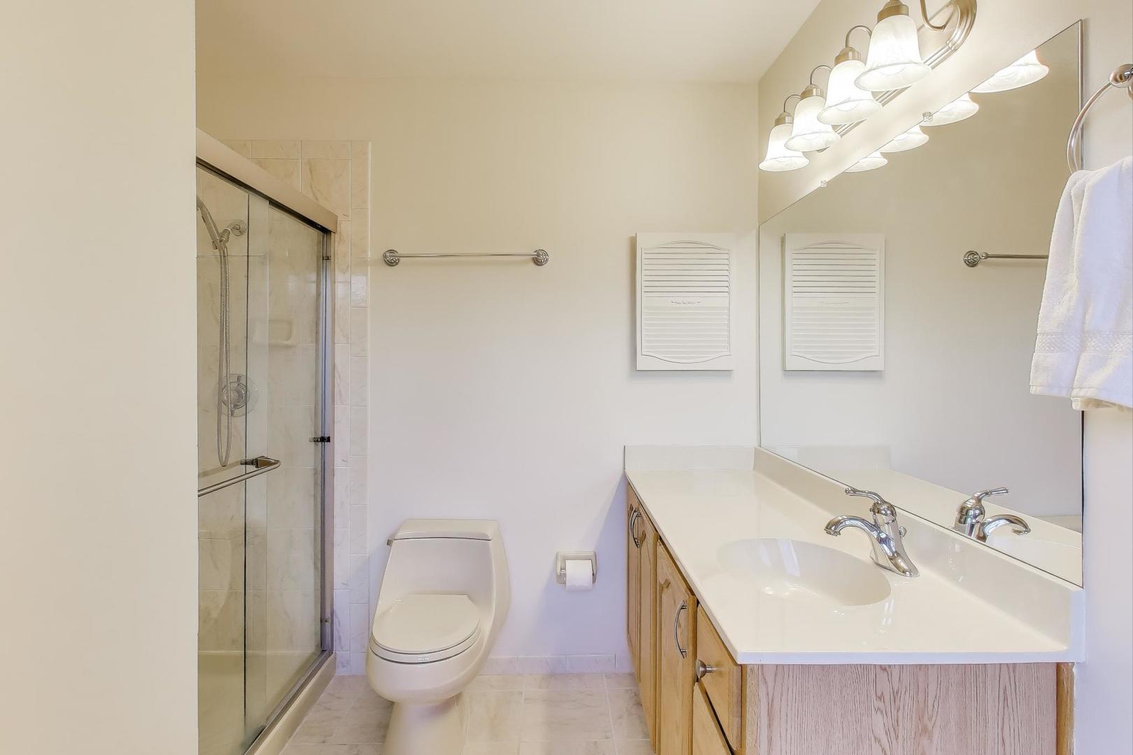 932 Kentucky Lane, Elk Grove Village, IL 60007