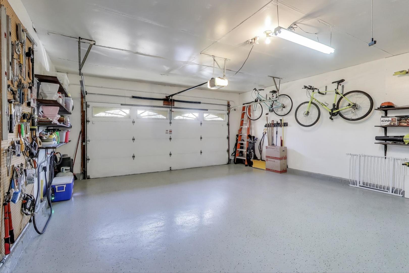 932 Kentucky Lane, Elk Grove Village, IL 60007