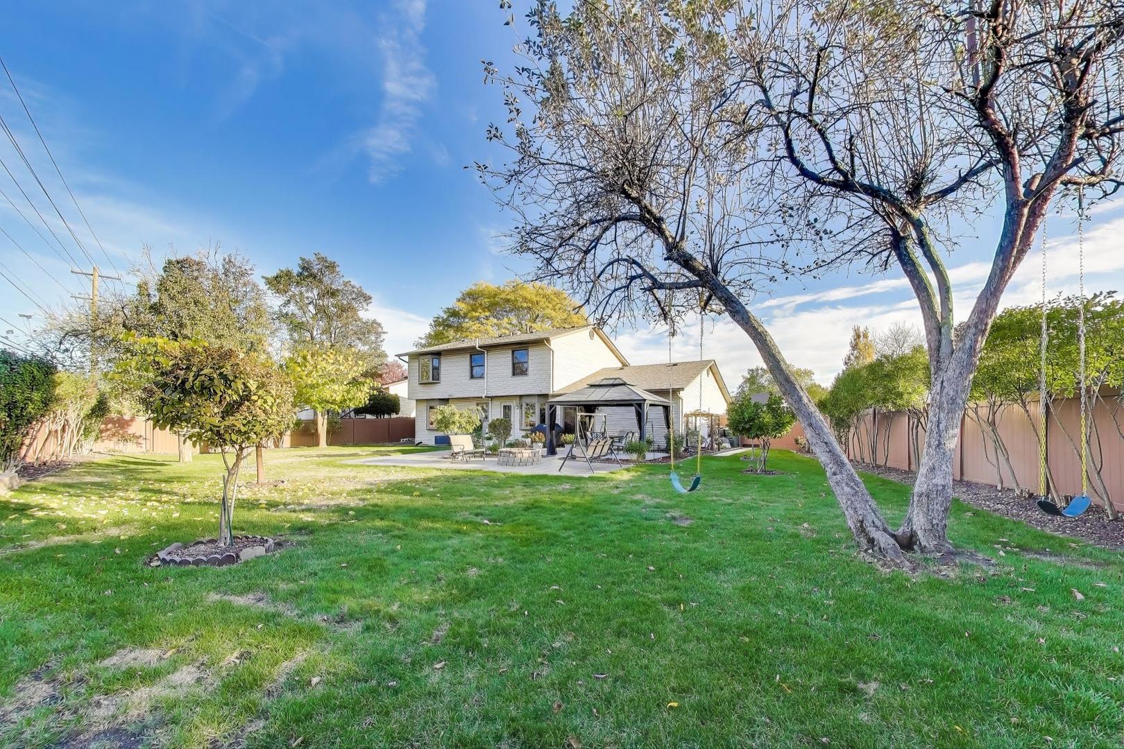 932 Kentucky Lane, Elk Grove Village, IL 60007