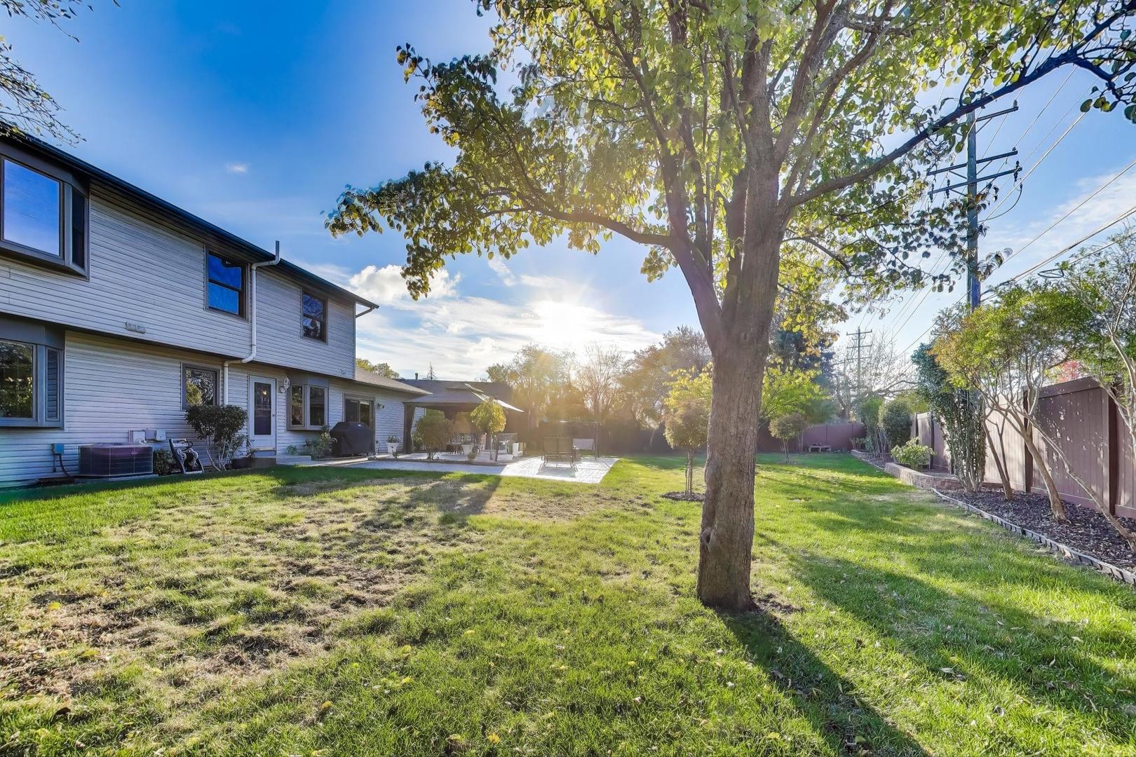 932 Kentucky Lane, Elk Grove Village, IL 60007