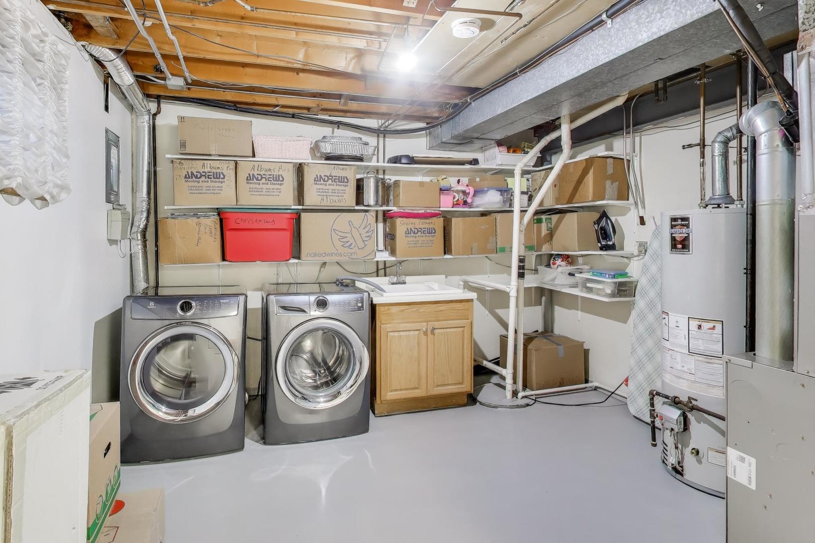 932 Kentucky Lane, Elk Grove Village, IL 60007