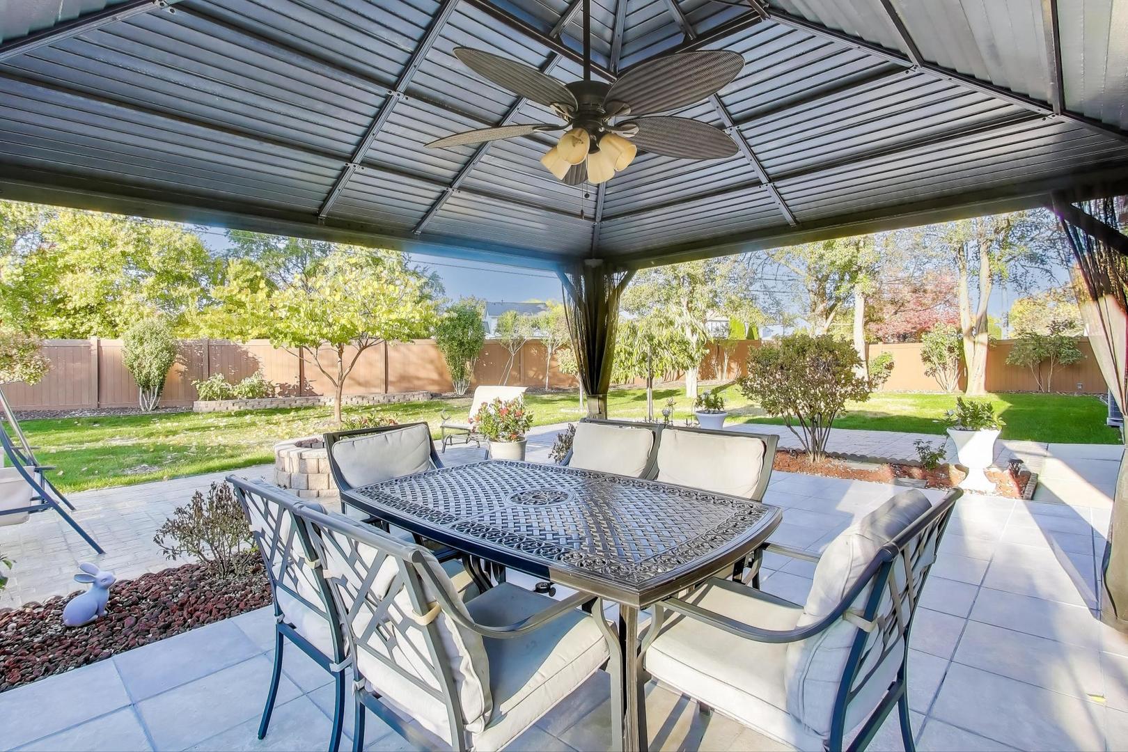 932 Kentucky Lane, Elk Grove Village, IL 60007