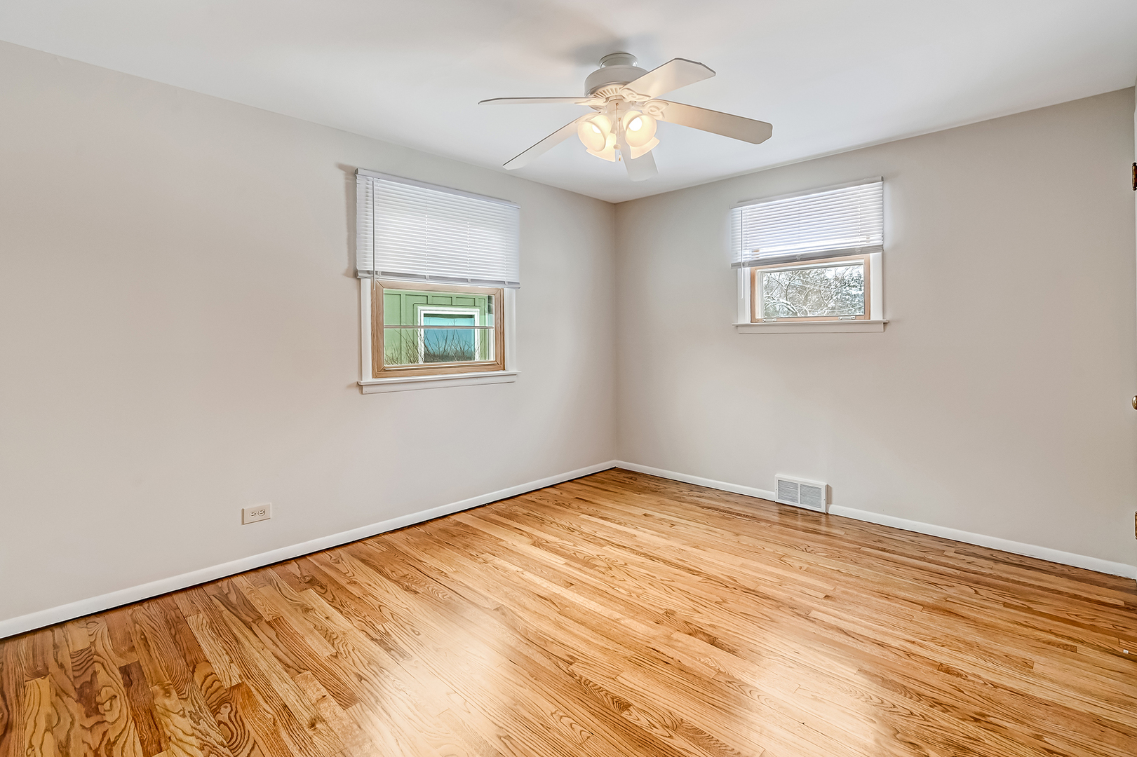 Clarendon Hills, IL 60514