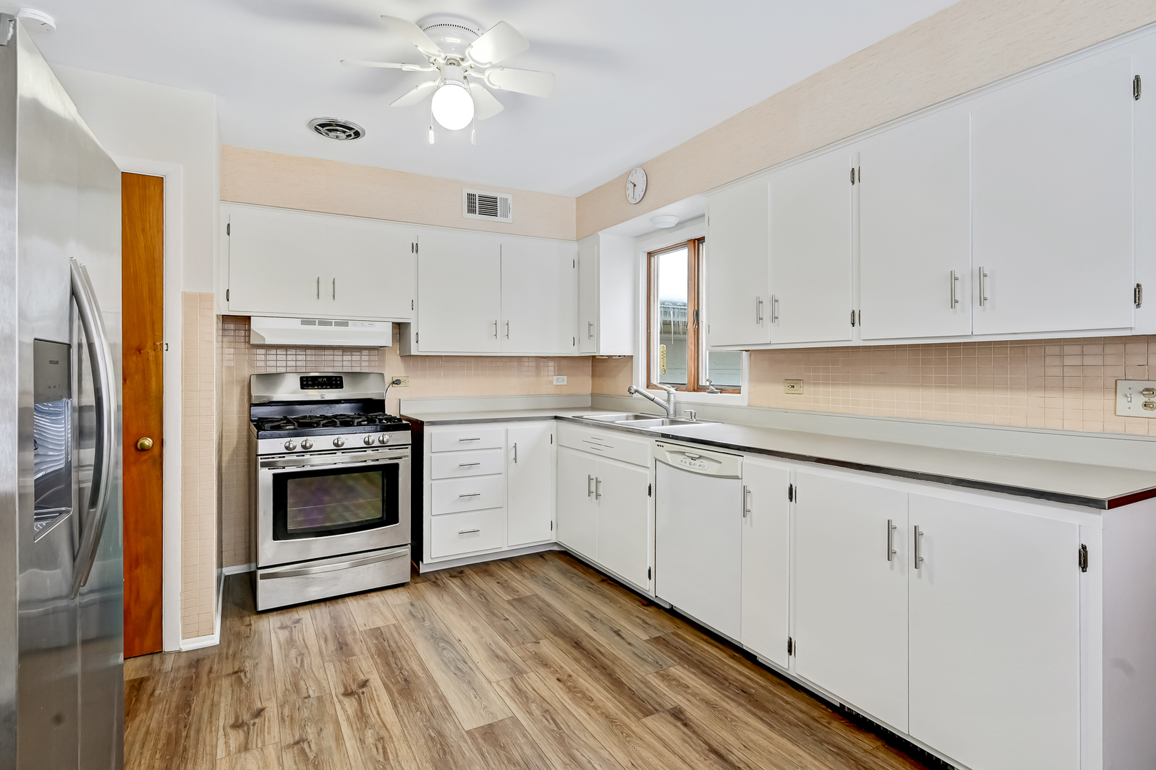 Clarendon Hills, IL 60514