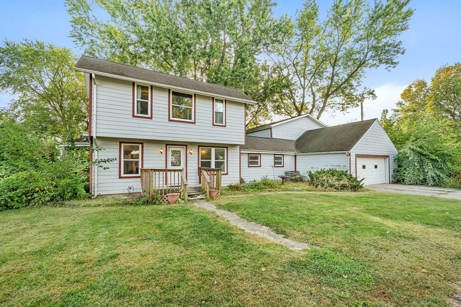 1636 N 4012th Road, Earlville, IL 60518