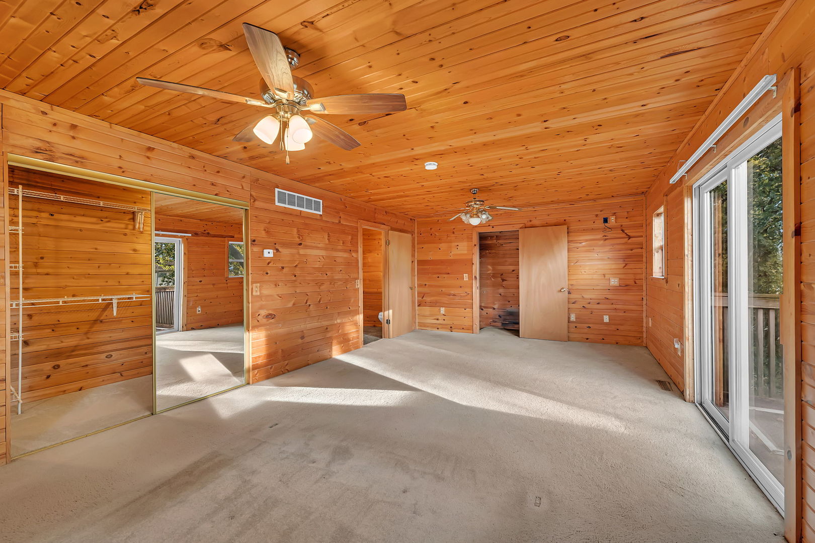 1636 N 4012th Road, Earlville, IL 60518