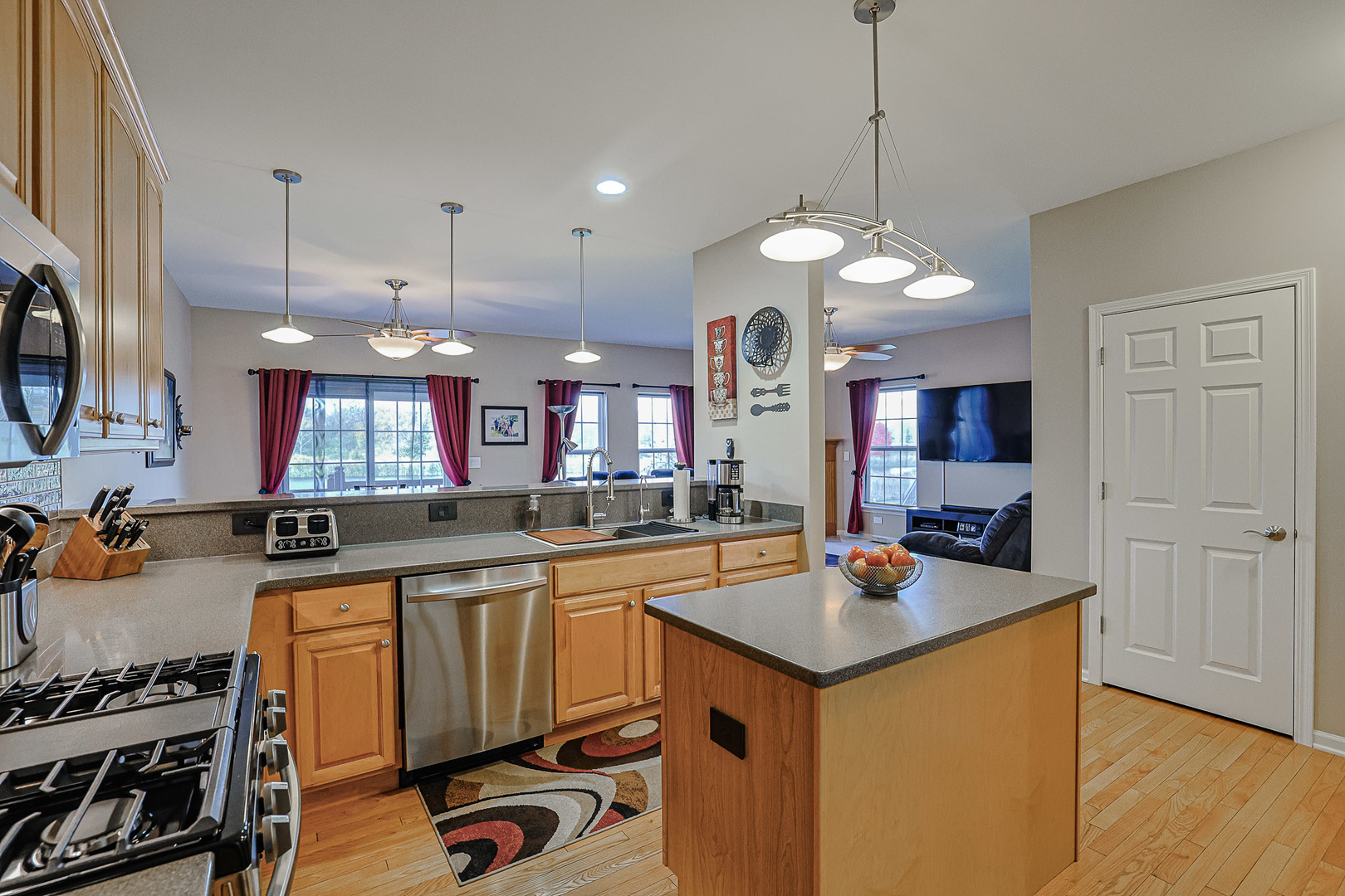 1242 Prairie View Parkway, Cary, IL 60013